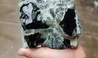 祖母绿翡翠原石 祖母绿翡翠原石